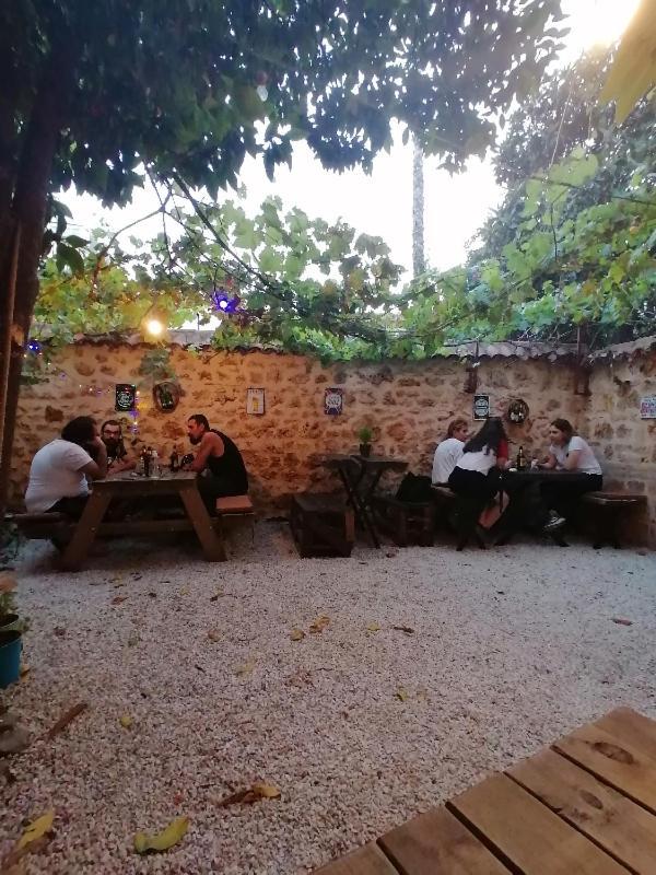 Kuyu Beergarden Hostel Antalya Luaran gambar