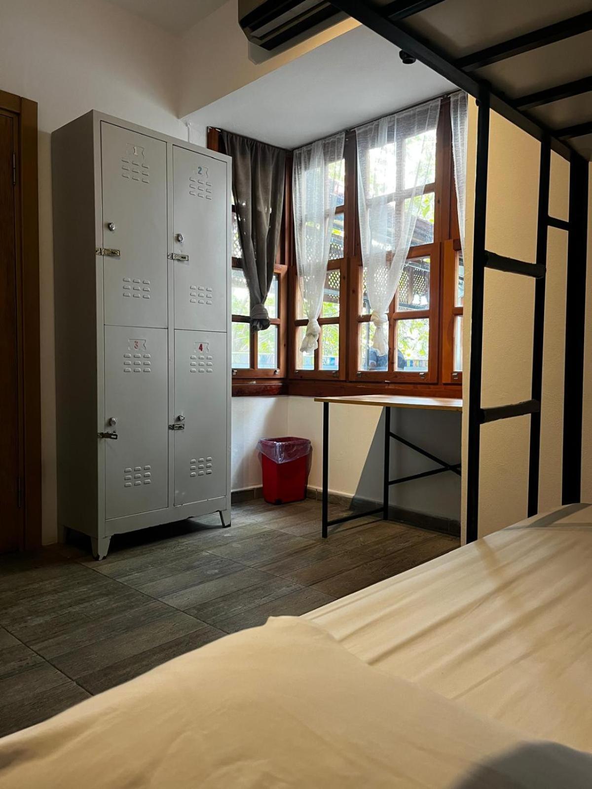 Kuyu Beergarden Hostel Antalya Luaran gambar