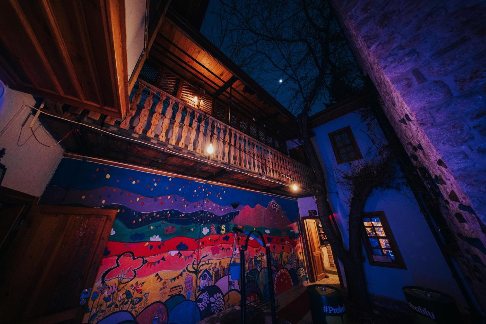 Kuyu Beergarden Hostel Antalya Luaran gambar