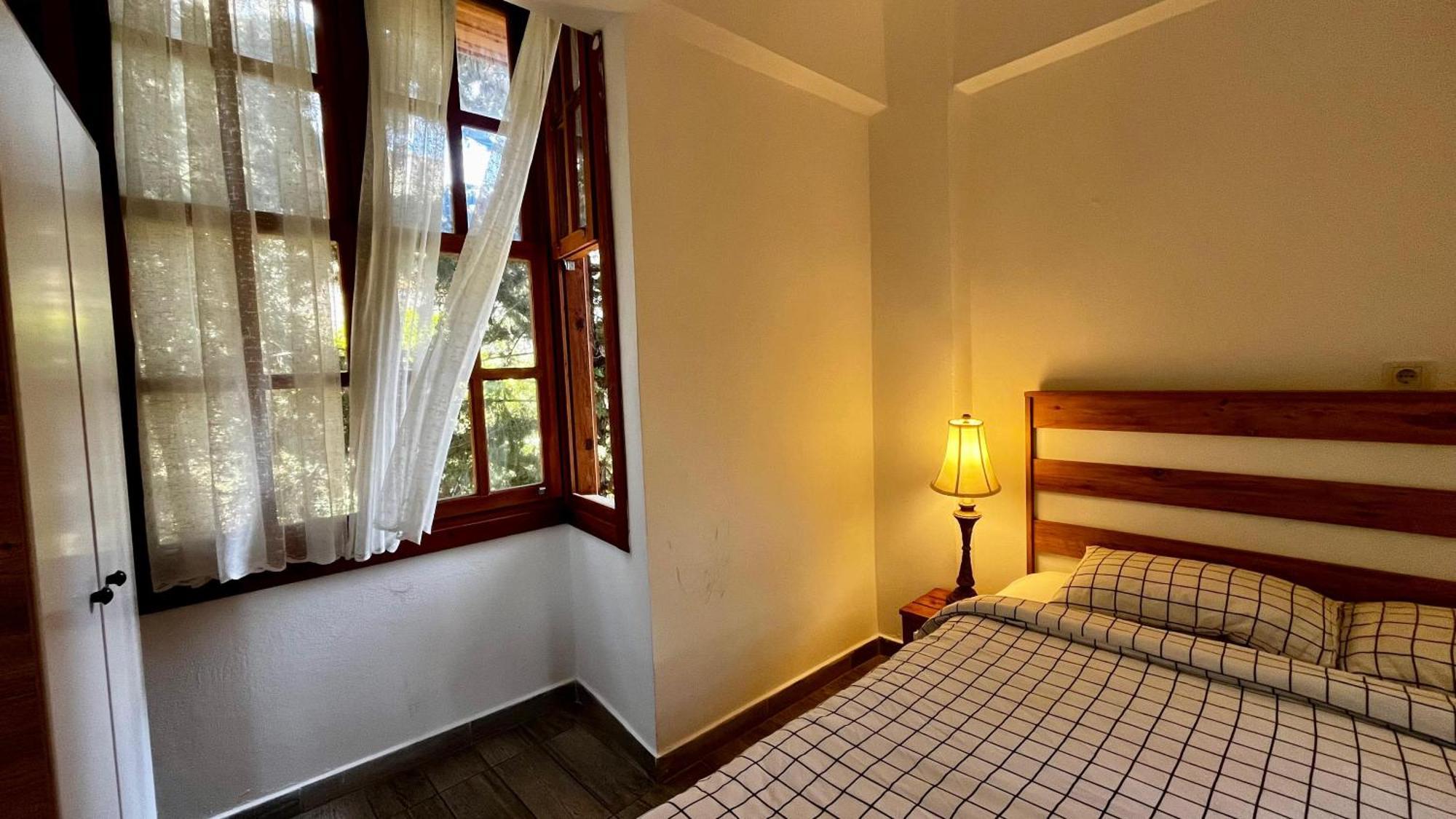Kuyu Beergarden Hostel Antalya Luaran gambar