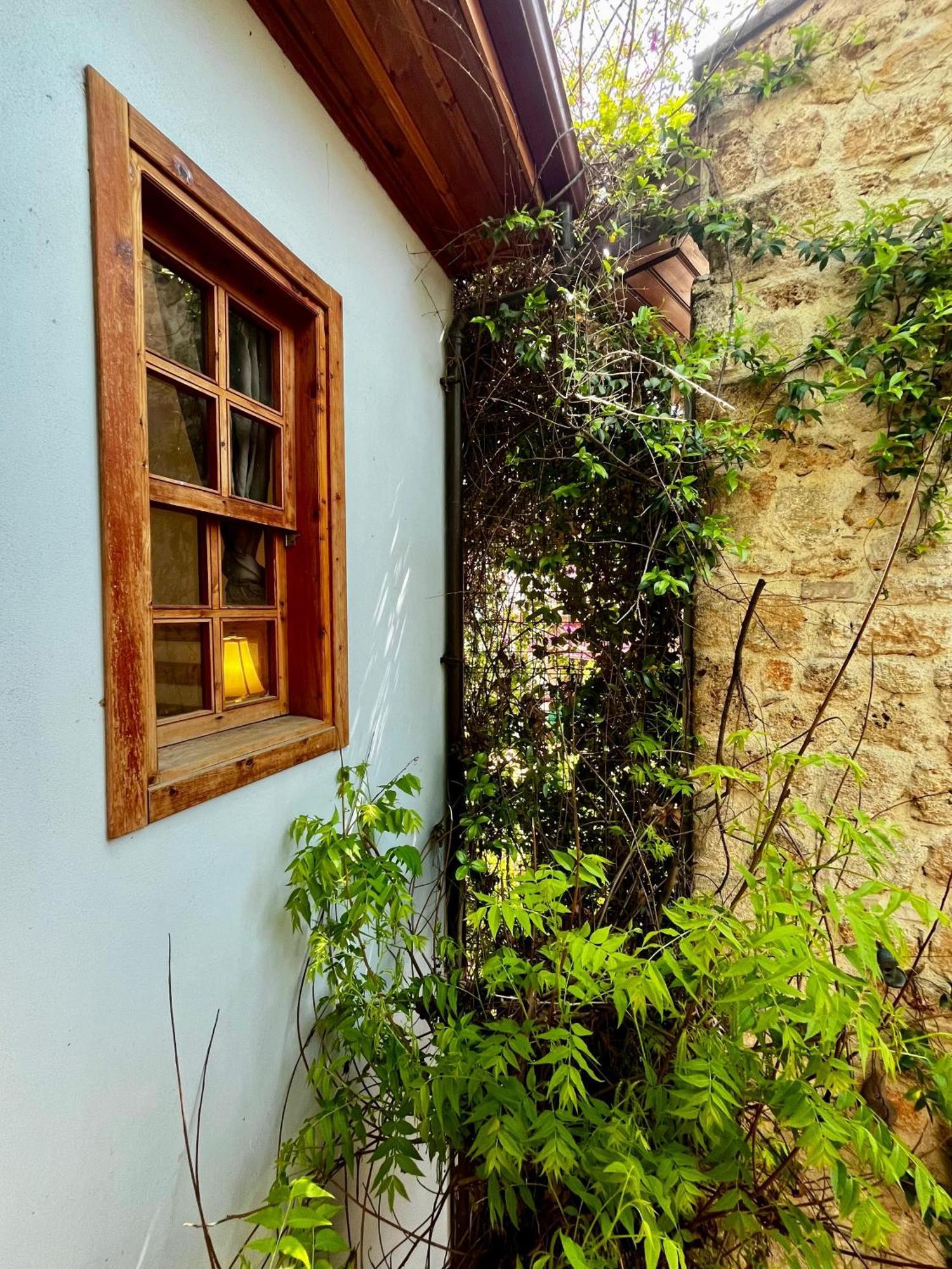 Kuyu Beergarden Hostel Antalya Luaran gambar
